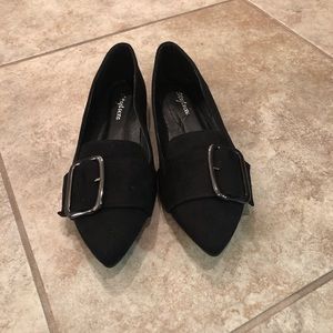 Buckle flats